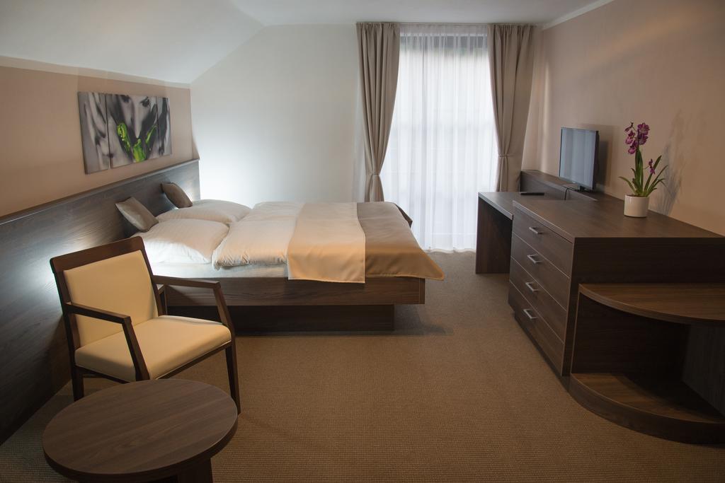 Restaurace A Penzion U Klasku Olomouc Bilik gambar